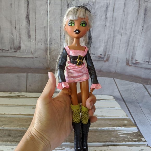 Bratz Dial 2012 sashabella paws bratzillaz 514909 - Picture 1 of 7